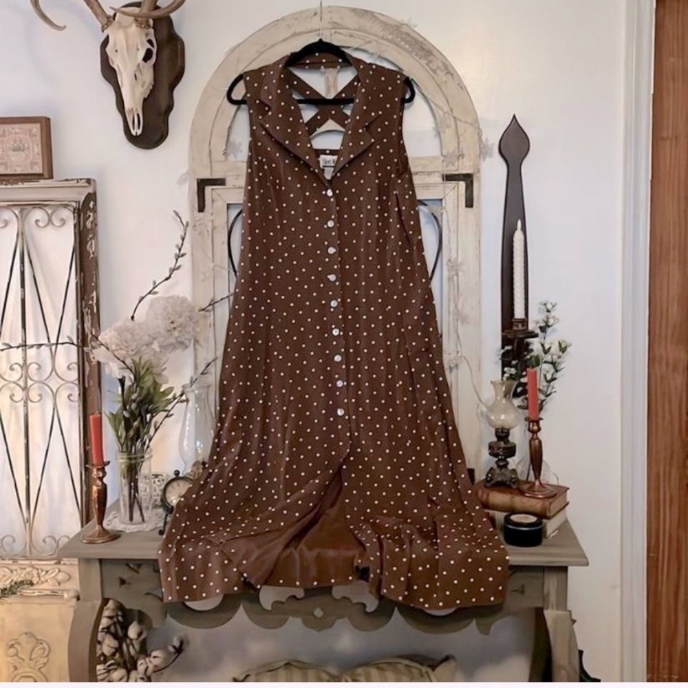 Pretty woman vibes Sheri Martin Brown Polka Dot Maxi Dress